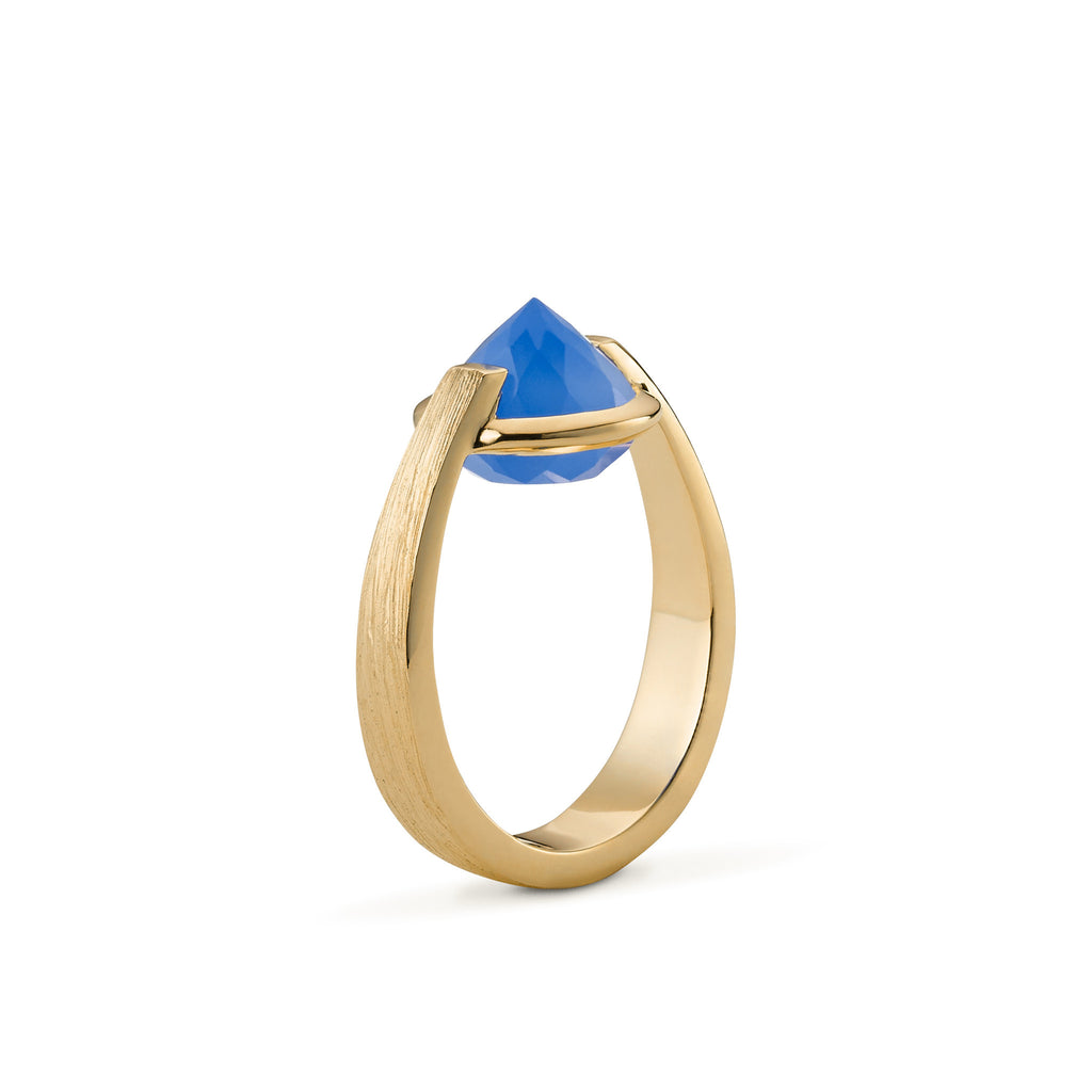 Enthusiasm  -  6 Ct Blue Chalcedony Brushed Gold Ring