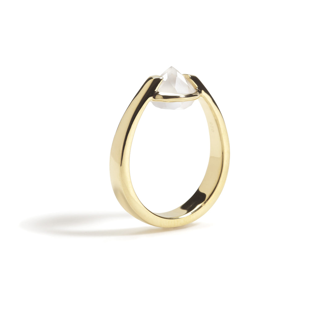 Bravery - 3 Ct White Onyx Polished Gold Ring